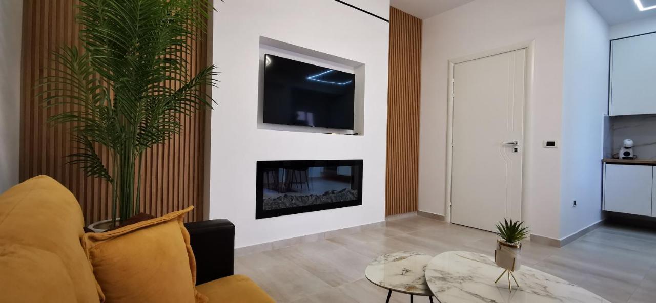Lungomare Luxury Sea View Apartaments Вльора Екстер'єр фото