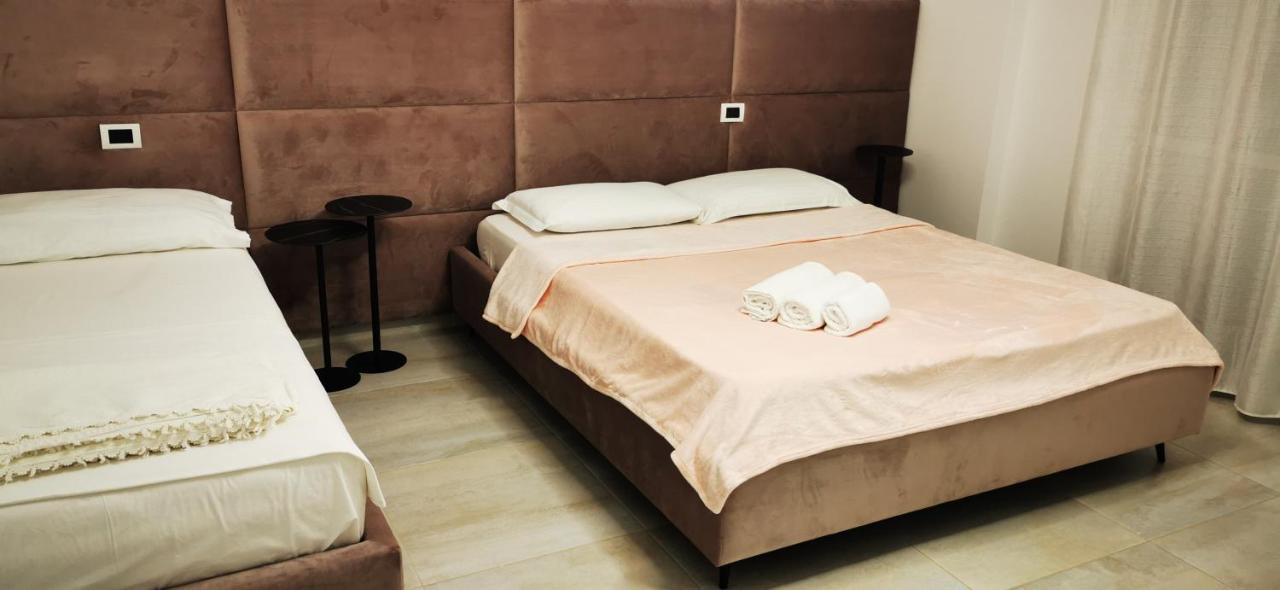 Lungomare Luxury Sea View Apartaments Вльора Екстер'єр фото