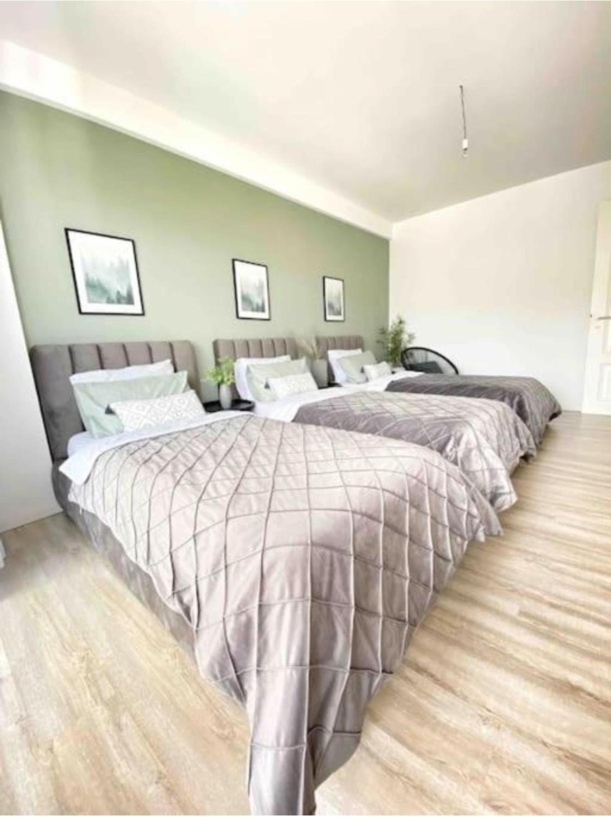 Lungomare Luxury Sea View Apartaments Вльора Екстер'єр фото