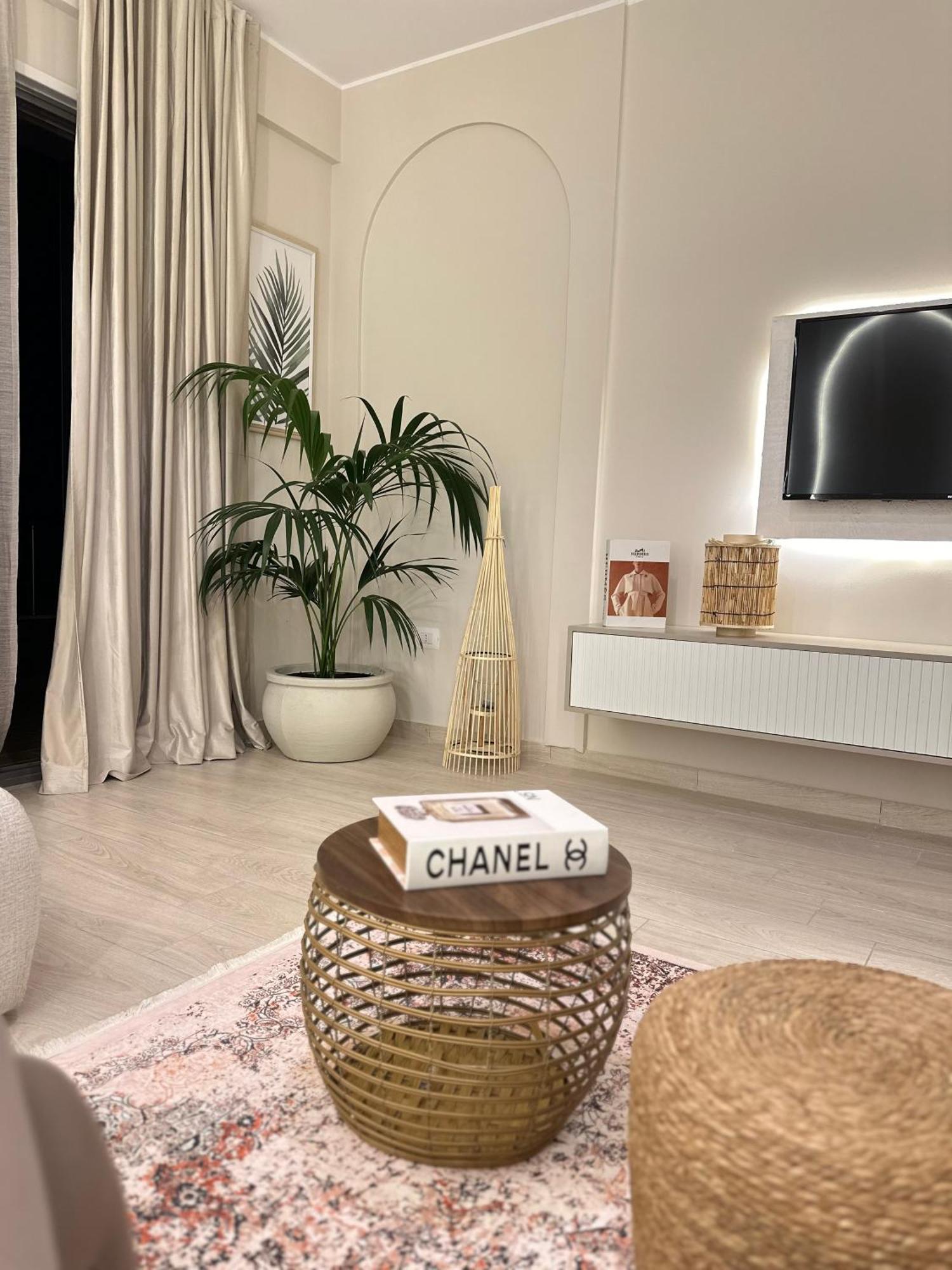 Lungomare Luxury Sea View Apartaments Вльора Екстер'єр фото