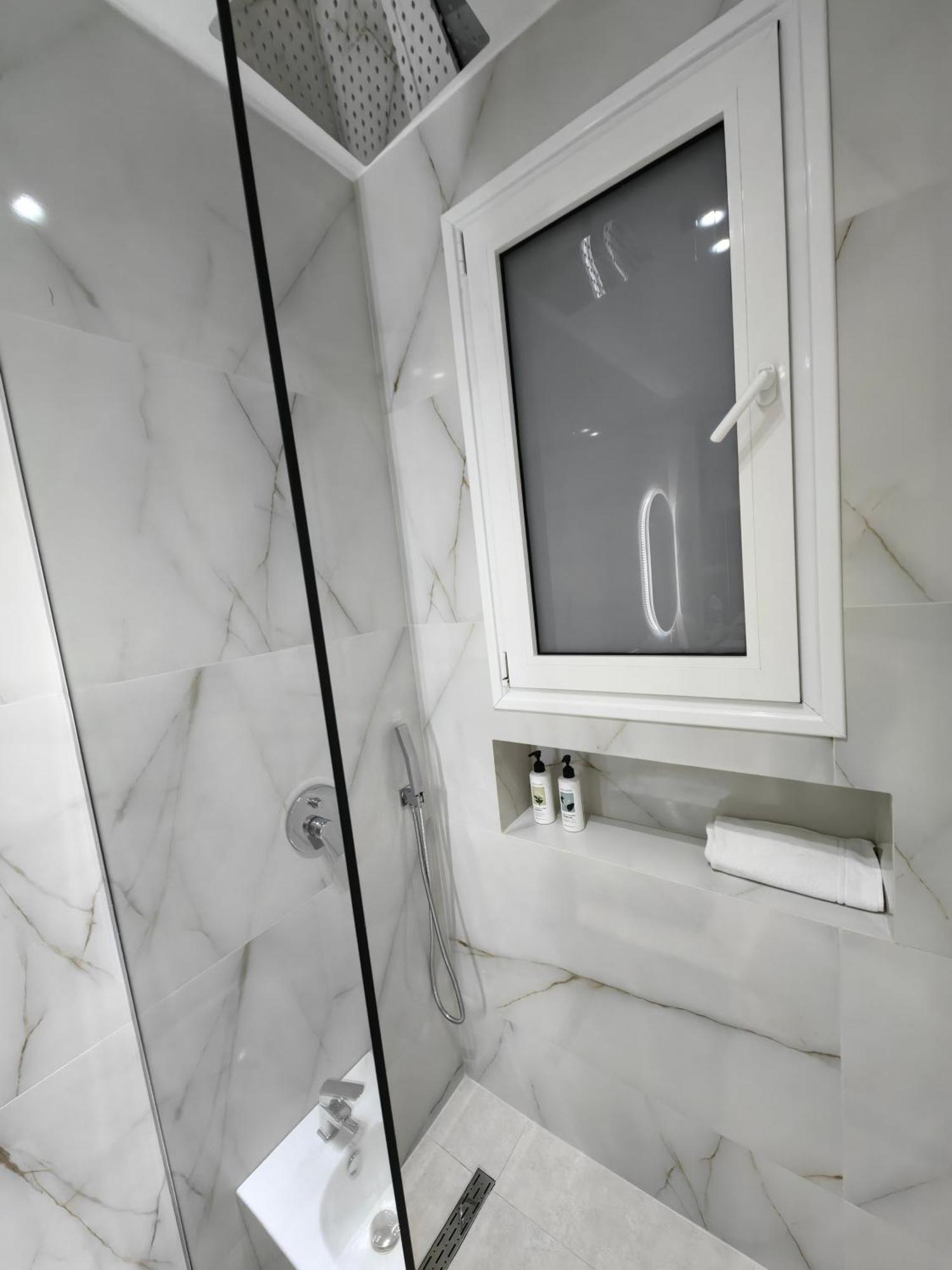 Lungomare Luxury Sea View Apartaments Вльора Номер фото