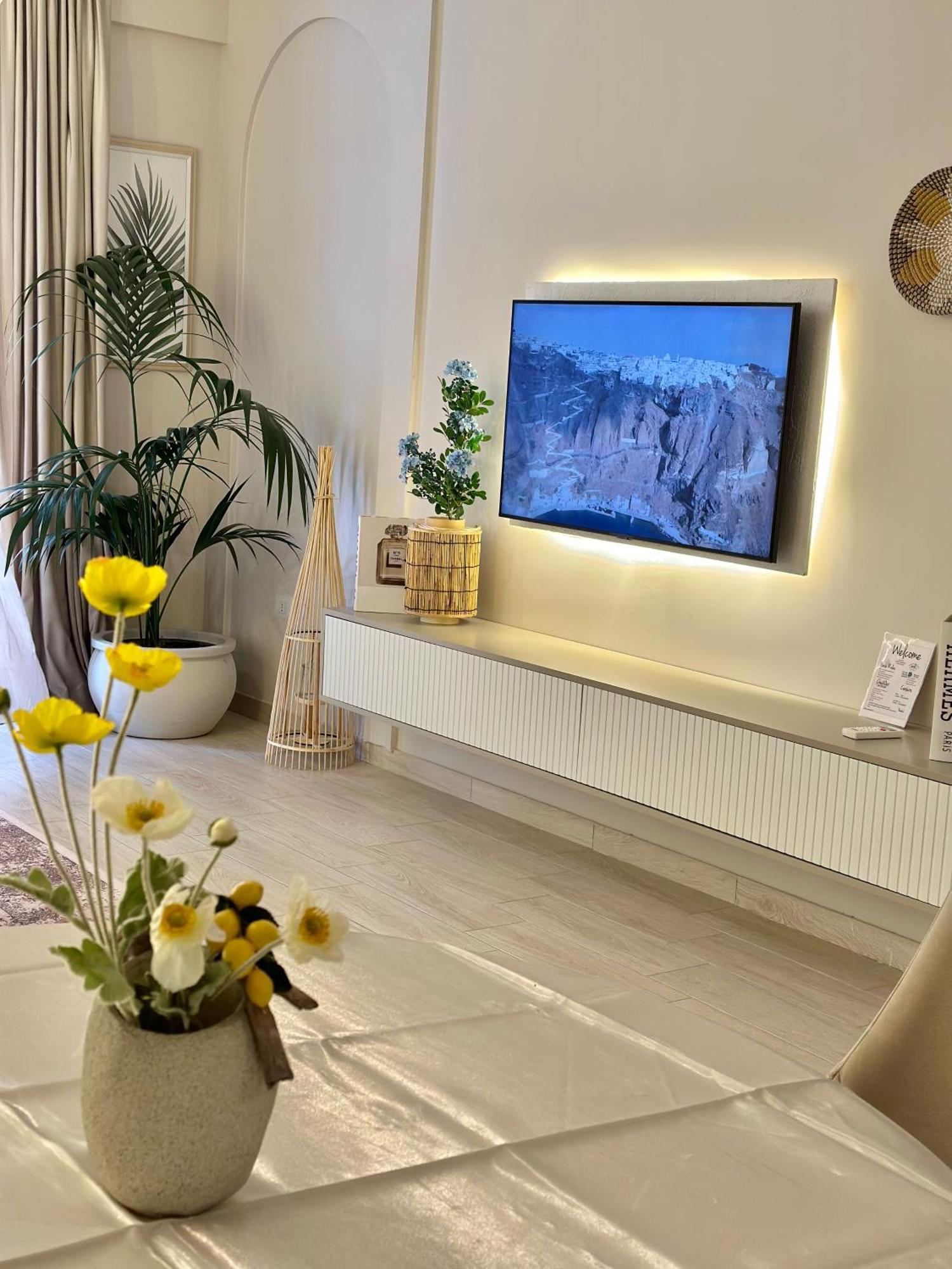 Lungomare Luxury Sea View Apartaments Вльора Екстер'єр фото