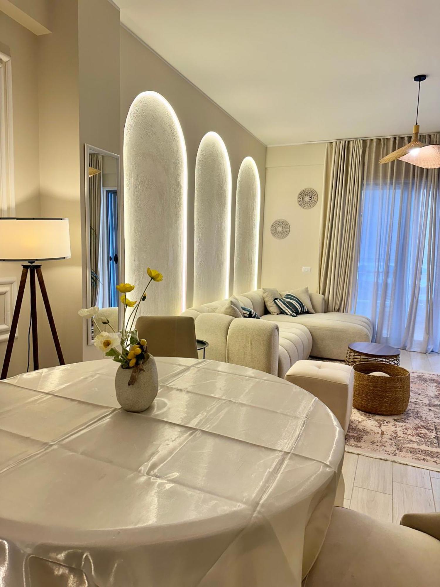 Lungomare Luxury Sea View Apartaments Вльора Екстер'єр фото